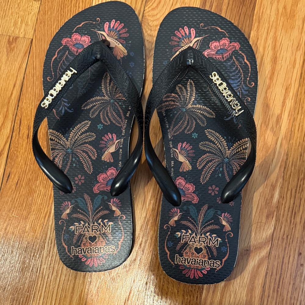 Farm Rio x Havaianas Black and Pink Floral Flip Flops